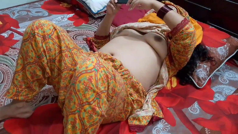 RedQueenRQ: 寝取られ素人妻が巨根を楽しむ(インド人の夫の妻)