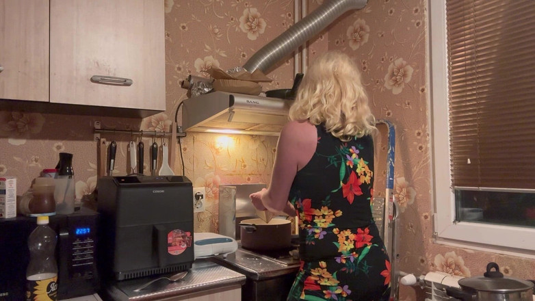 Putarankahotmilf: Uzun süre durduktan sonra yemek pişirme