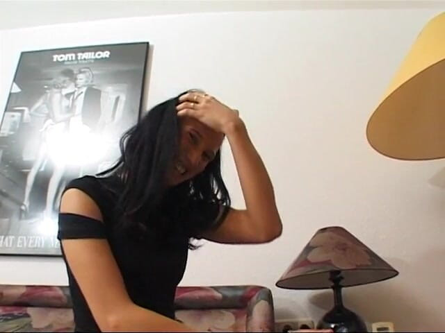 Lucky Wankerz: Troia si masturba, usando le dita