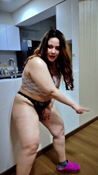 Nicole La Provocazione Grassa Sciocca: Dondolato Culo Cellulite E Danza Del Ventre Morbida