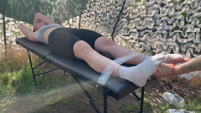 HotPrincessUA: Taped &amp; Digelitik Di Perkelahan: Ticklers Total Control