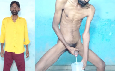 Rajesh Playboy 993: Rajesh playboy 993 mastürbasyon yapıyor büyük yarak götüne şaplak atıyor ve kavanoza...