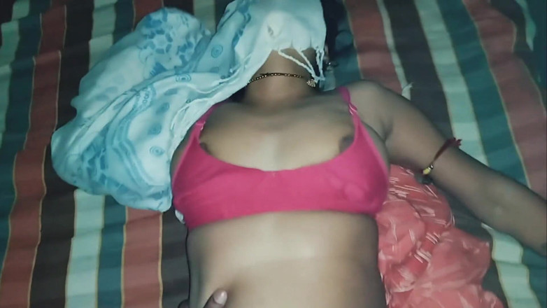 NituRandi94: Schlampe stiefmutter liebt es, mich zu ficken