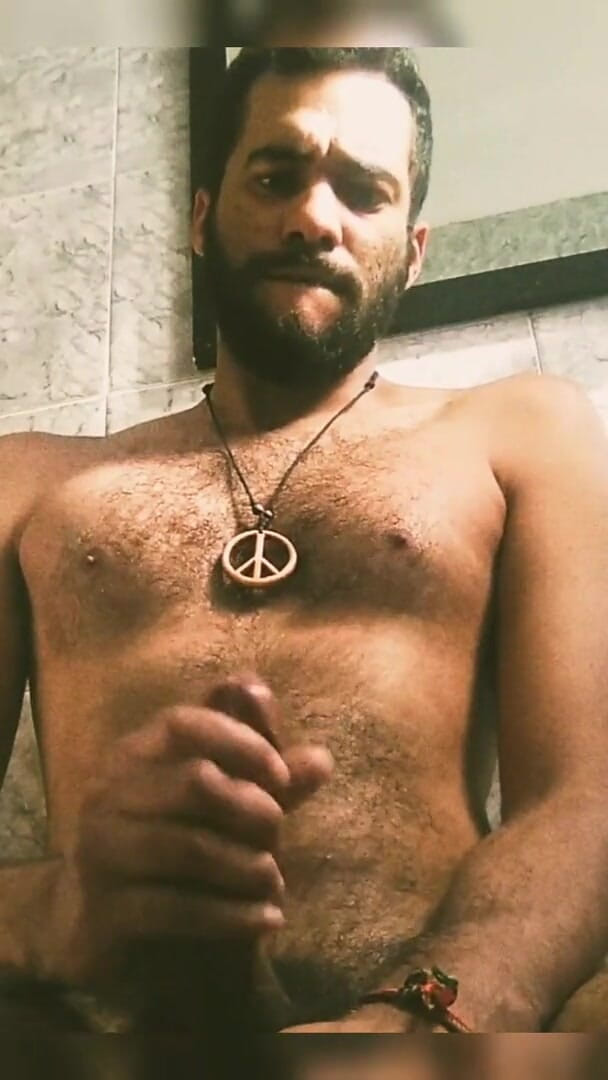 Casth Xavier: Homem peludo se masturba
