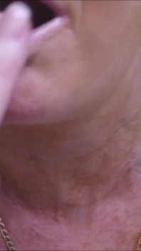 POV-dirtytalk-handjob Mit Deinem Französischen Zimmermädchen, Das Vor Dir Kniet