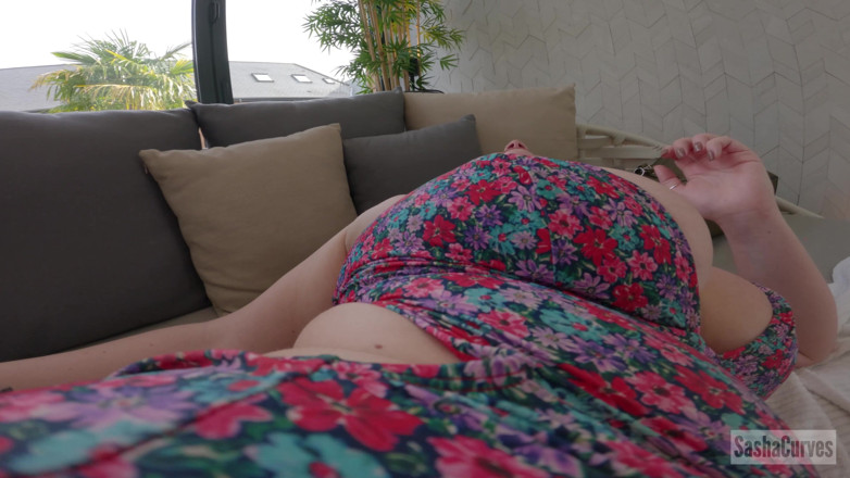 Sasha Curves: Giantess &amp; kỳ nghỉ shrunken