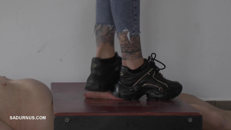 Sadurnus: Госпожа Cleo Счастливая окончание давка!