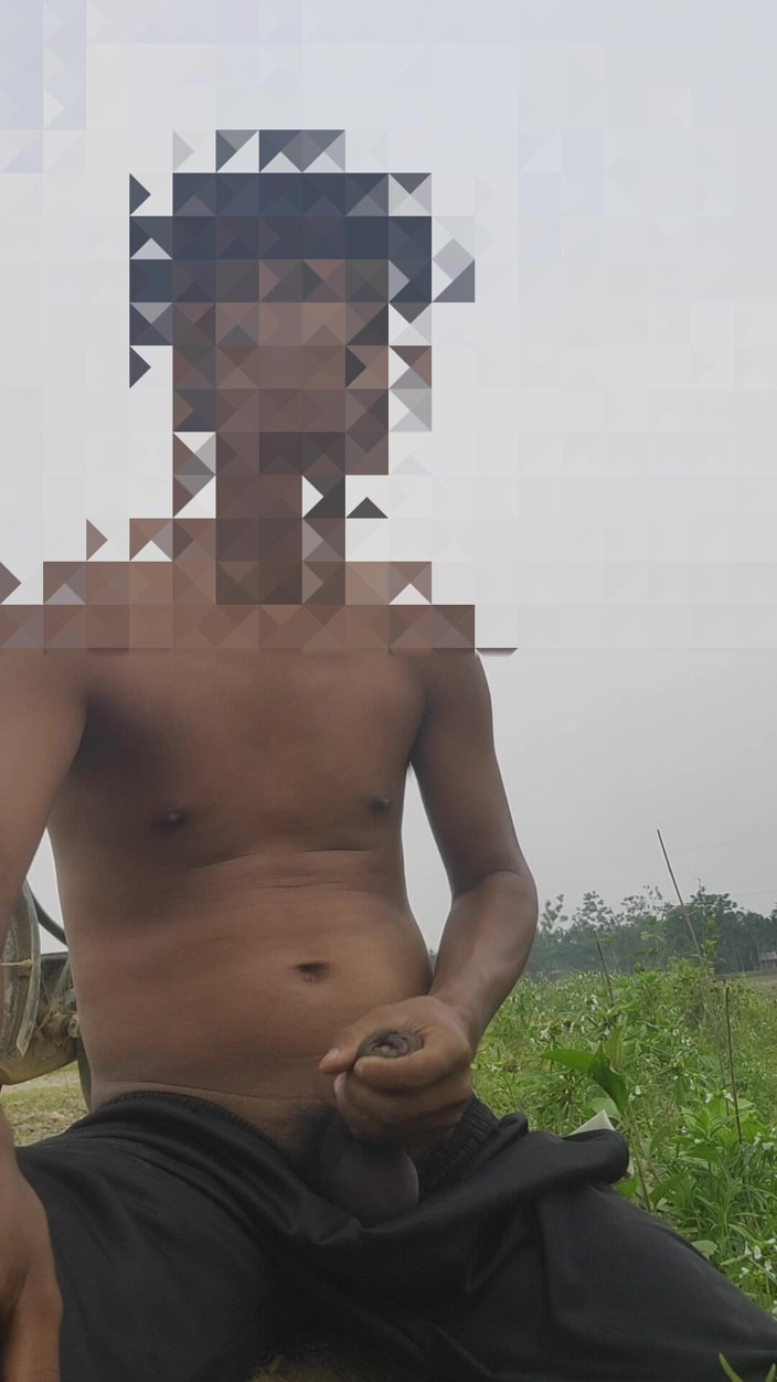 Assamesebodoboy: Indyjska masturbacja analna na outdoor roadside