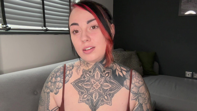 Miss Valentina: 我的娘娘腔荡妇 第2部分：购物之旅