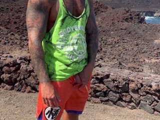 BoyGym: La pisse dehors, c’est toujours sexy