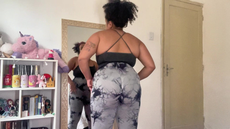 Cutiepiie Chubby: Awek montel Rutin pagi, tandas dan kentut yoga