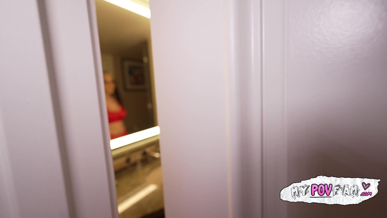 My POV Fam: Шлюшка с большой попкой застукала своего сводного брата за наблюдением за ней
