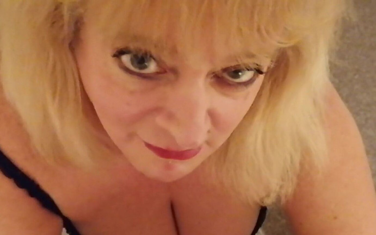 Nicola POV Blow Job (Nicola hotwife)