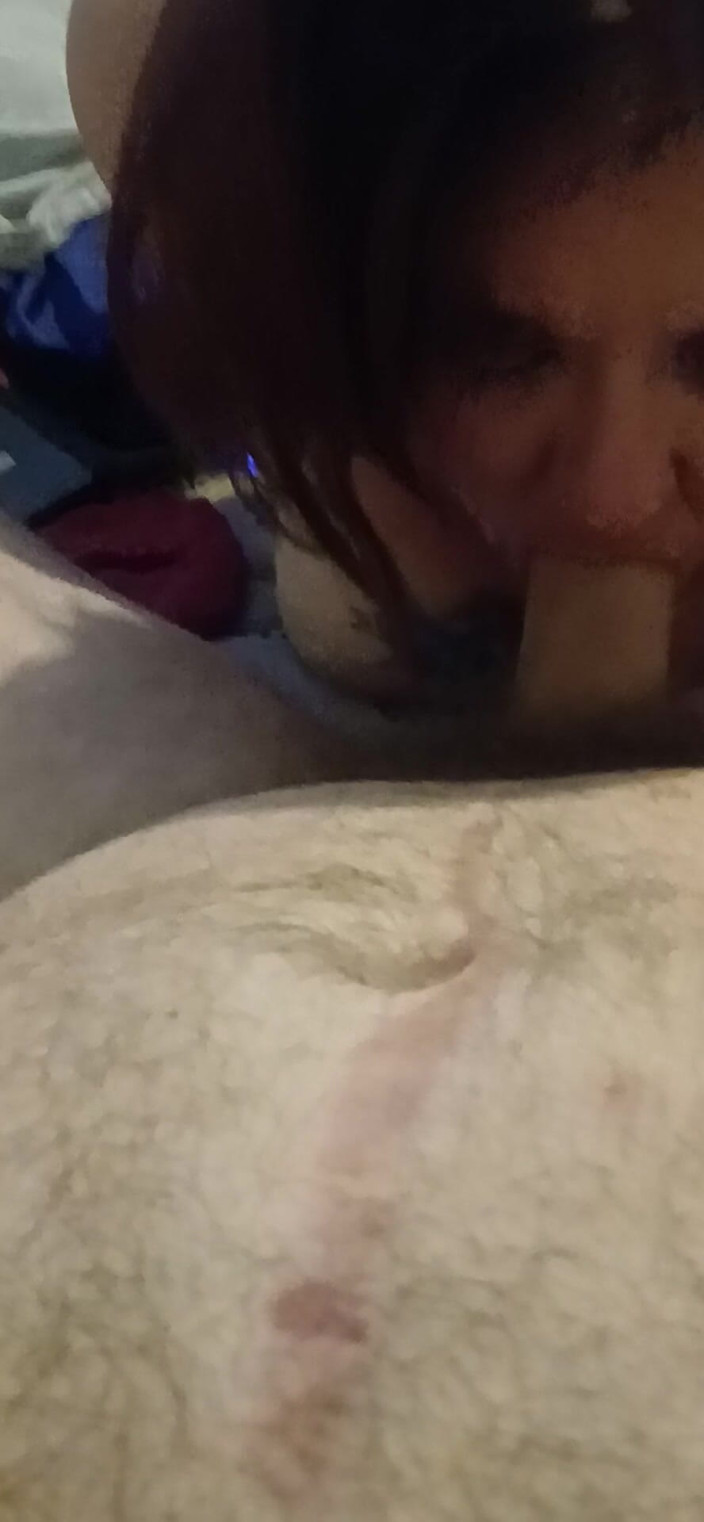 MAGLIGHTGIRL69: Muie cu ochi albaștri