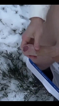 3winter geldi, ama temiz havada bir mastürbasyon her zaman güzeldir