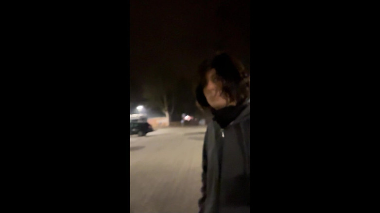 Loreley add: Crossdresser v Různých nylonových obličejových maskách (kufřík)