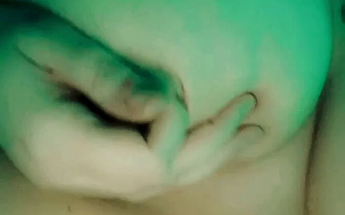 Nikki Danzig: Wet and needy BBW