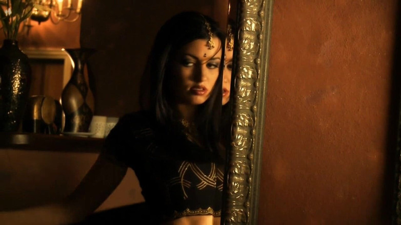 Bollywood Nudes: デヴァ・ダシスベリーダンス