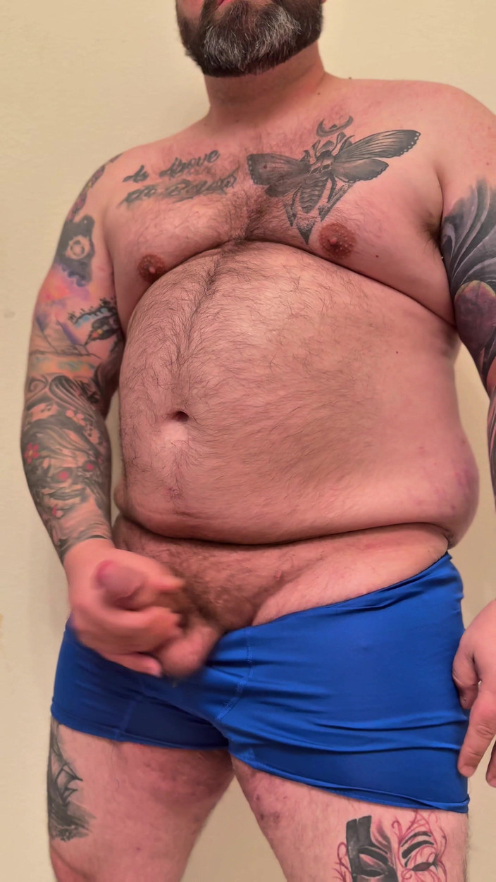 TattedRockerBear: Urs păros dolofan sexy în lenjerie albastră ejaculare epică