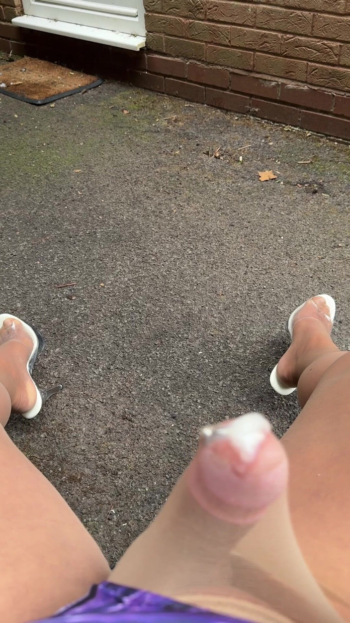 Kellycd2022: 보라색 바디수트 팬티 스타킹과 힐을 입은 섹시한 크로스드레서 Kellycd20222