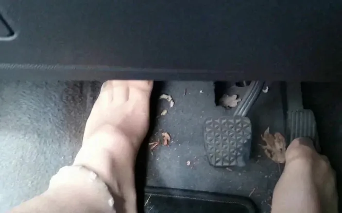 Carmen_Nylonjunge: Car Pedals Game Nylon Feet