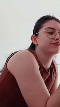 Boquete ao vivo com óculos de porra facial