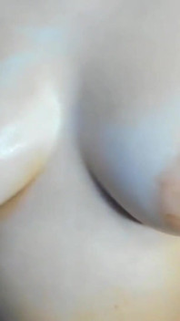 Mes seins naturels sont sans répit pour ta bite