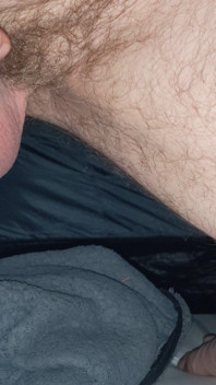เปลือยกายช่วยตัวเองในเต็นท์ คลอสอัพควยแข็งตุง ๆ น้ำเงี่ยนไหลและแตก - Rockard Stepdaddy