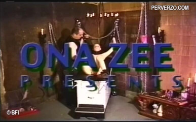 House of lords and mistresses in the spanking zone: Utangaç kadın tam bdsm tedavisi alıyor