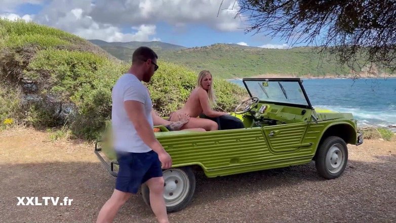 XXLTVFR: A Naughty Jeep Tour with Chloe Duval