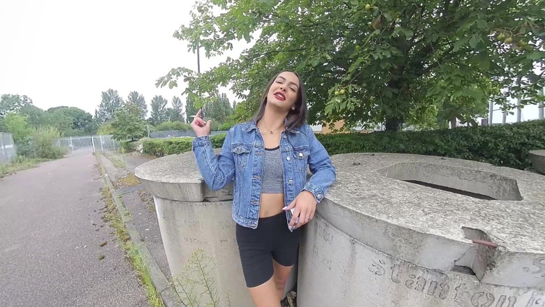 VR smokers HD-2D Videos Only: Kim Model - Interview
