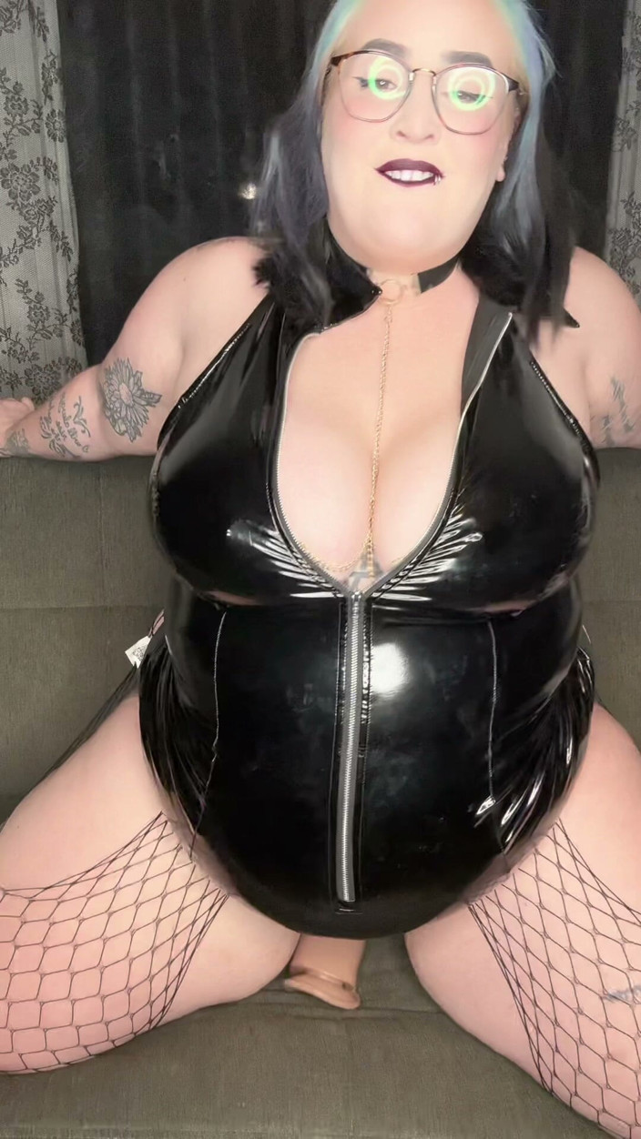 Callie Fox Brie: Riding Till I Squirt