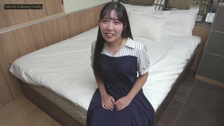 Studio Modern Shunga - JAV: ファーストリヴェーション デザイアブルームは、彼女のプライベートな覚醒が捕捉された遭遇へと変わる中で展開する - 1