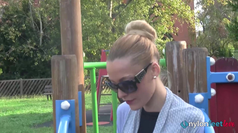 Foot Fetish HD: Christelle on the playground