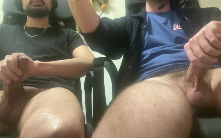Nenesgaymers: 和我的朋友撸管