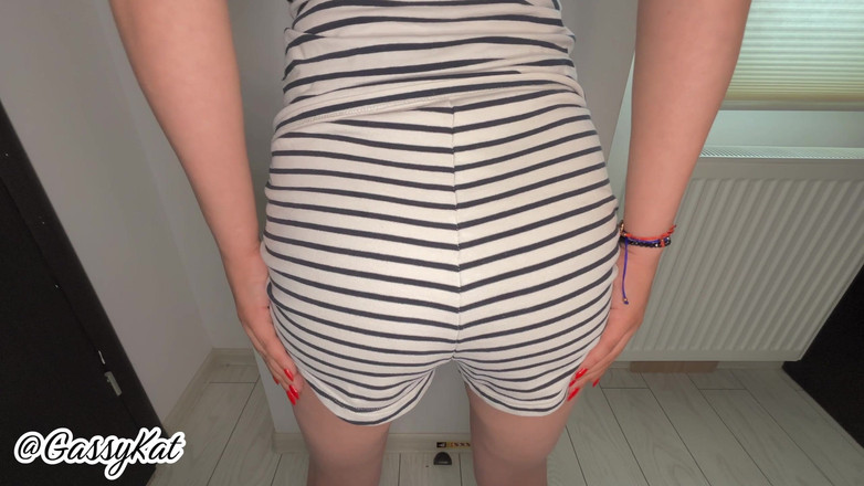 GassyKat: Prdění v pyžamu zadku