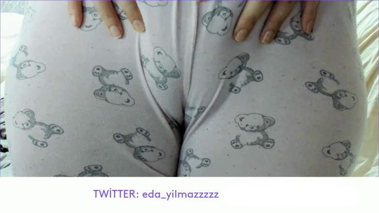 turk_milf_porno: Cameltoe - Turkse milf - Turkse porno - pyjama - poesje - Turkse openbaarmaking - openbaarmaking