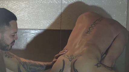 MACHO FUCKER FROM SPAIN: Aymeric deville fucked raw by viktor rom in the jacuzzy