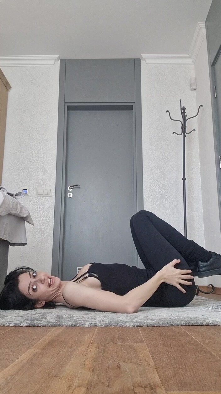 silicone_brunette: Rutinitas Pagi Gloriya