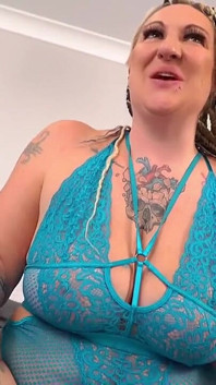 Nicole și Livie Călăresc dispozitivul de masturbare Sybian