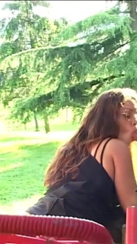 Gagica asiatică sexy are parte de spermă pe picioare de la străini