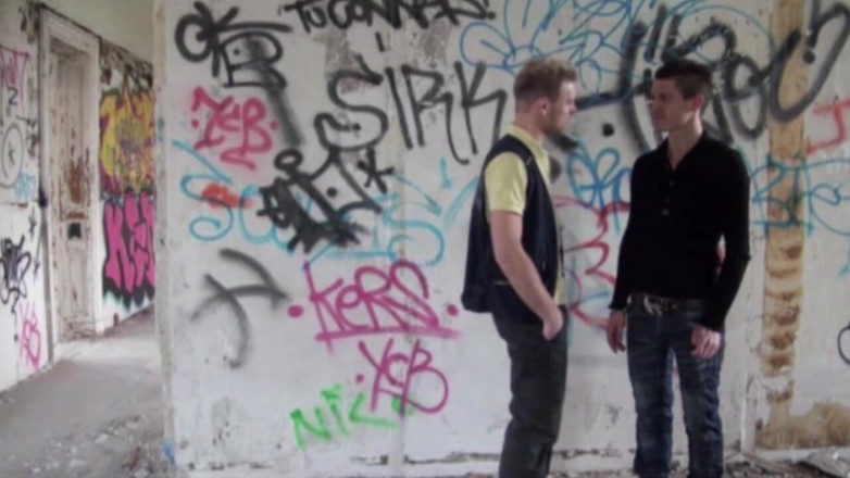 French Twinks Amator videos: French twink fucked outdoor by ihs post man