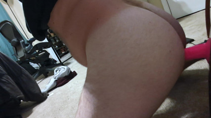 Shane Elliott: Balon götlü twink büyük oyuncakla sikişiyor