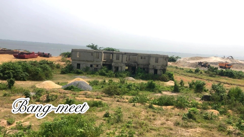 Bang-meet: Saya bertemu dengan orang asing di bangunan saya yang belum...