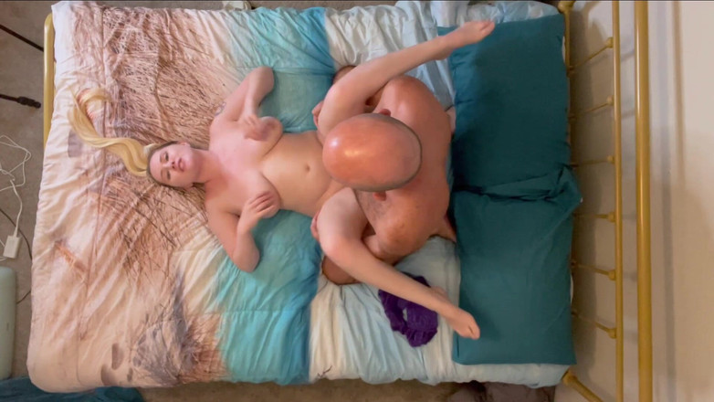 Island Boy Vids: Emma Shay a Velké kozy poskakující ke stropu