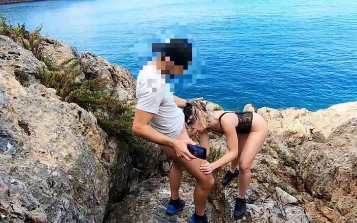 Sportynaked: Kurwa na plaży na skałach ... Piękna jaskółka Sex oralny i...