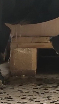 Dirty Slut Pee in Shop Eingepisst