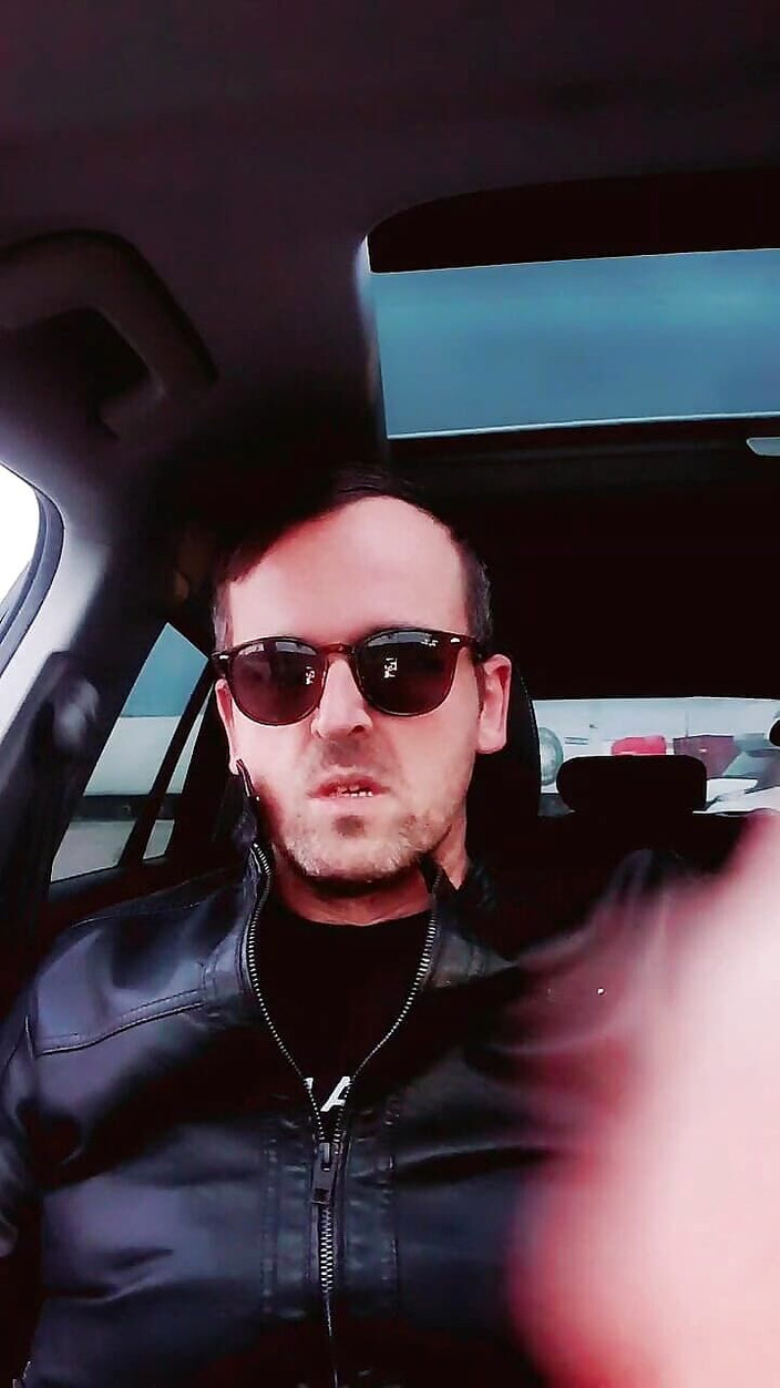 Slutboyben: Slutboyben cam4 - cewek seksi pecinta sperma 48 diekspos di halte truk...