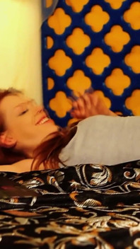 Jodi Taylor et Pepper Kester, rousses enflammées, se font baiser et bouffer le cul jusqu’à ce qu’elles s’épuisent