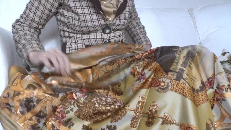 Lady Victoria Valente: 내 실크 스카프에 사정한 자국, 빅토리아 발렌테 부인